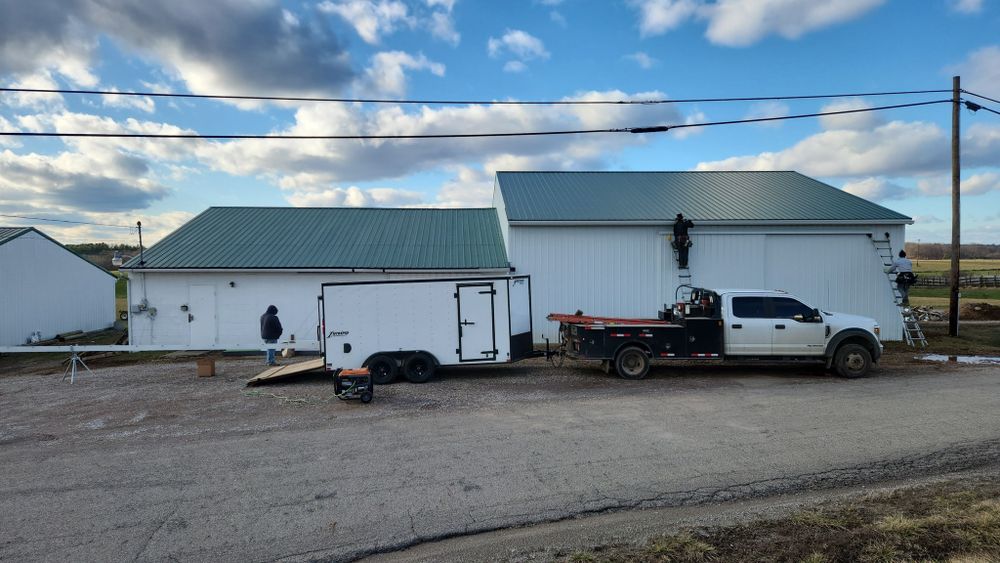 Roofing for Top Hand Roofing and Gutters in Pomeroy, OH
