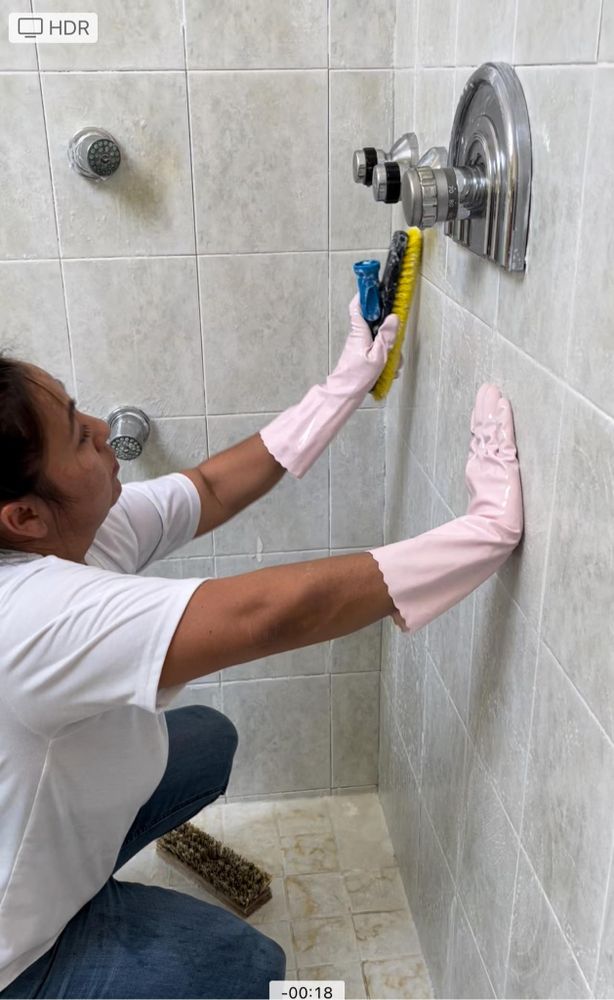 Cleaning for Esthela's Cleaning Service in Hamilton, NJ