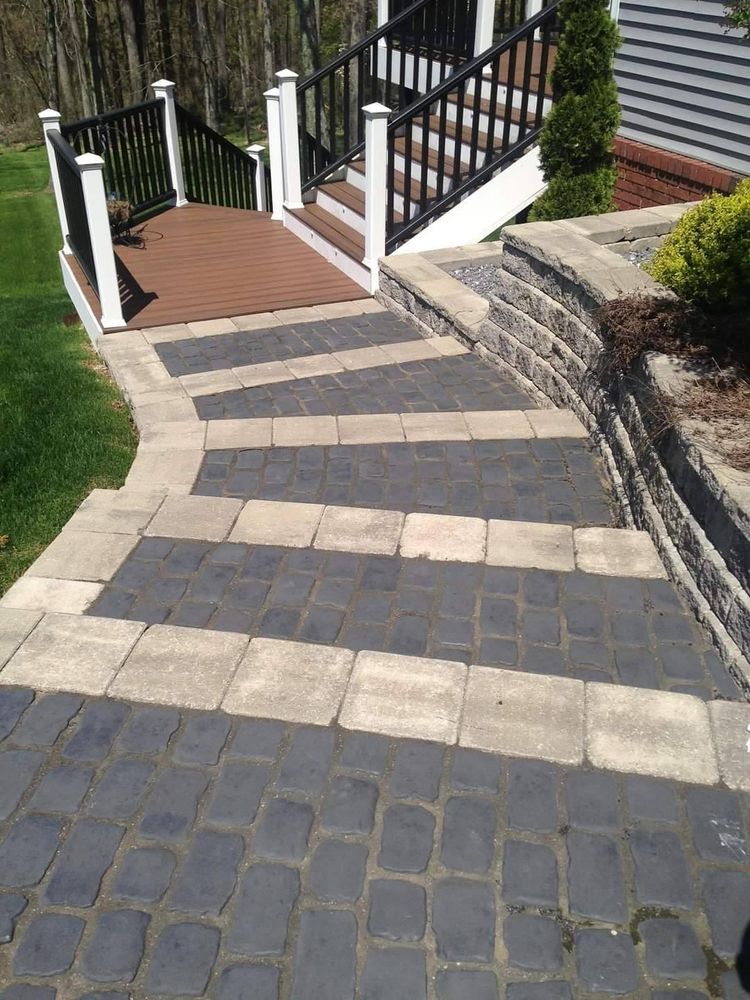 All Photos for Admiring Landscapes in Lancaster, OH