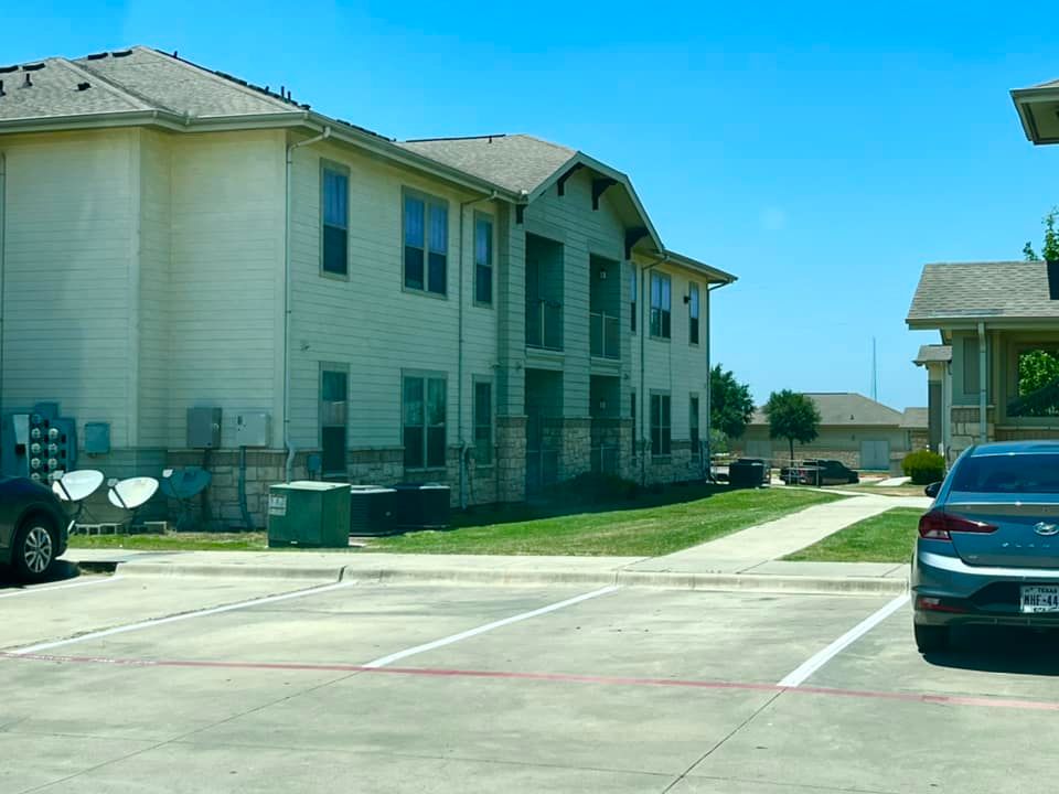 Our Apartment Complexes service offers comprehensive and reliable lawn care for multiple units, ensuring pristine landscaping that enhances the overall appeal and value of your property. Contact us for a quote. for LL Lawn Service & Shredding in Kenedy, TX