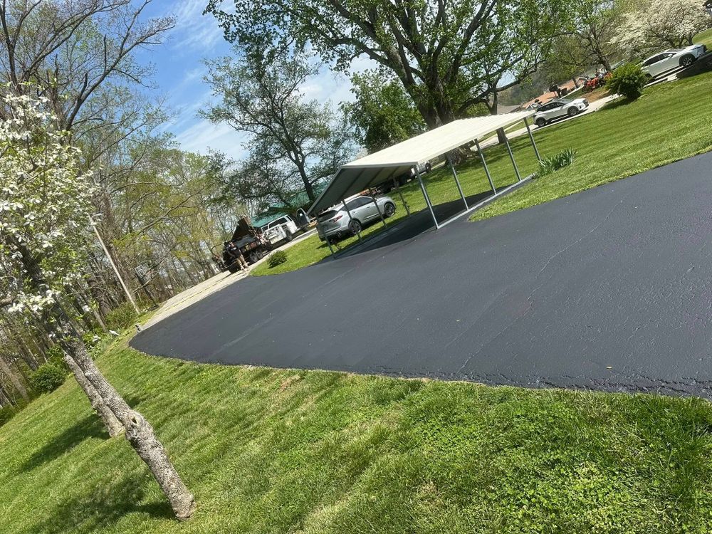 Asphalt for Metzler Paving and Sealcoating in Jacksboro, TN