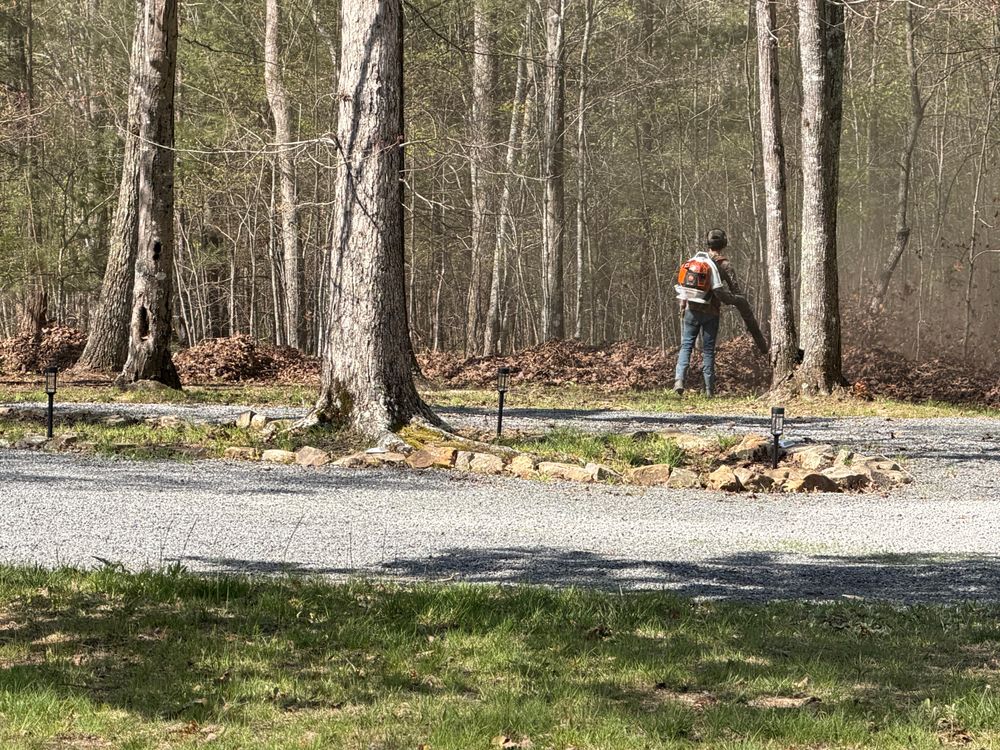 Landscaping for Starnes Hardscapes & Property Management LLC in Dunlap, TN