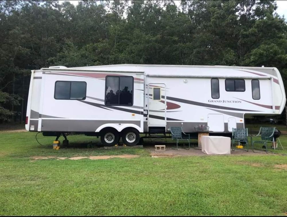 39ft Grand Junction for Paradise RV Rentals in Perry, GA