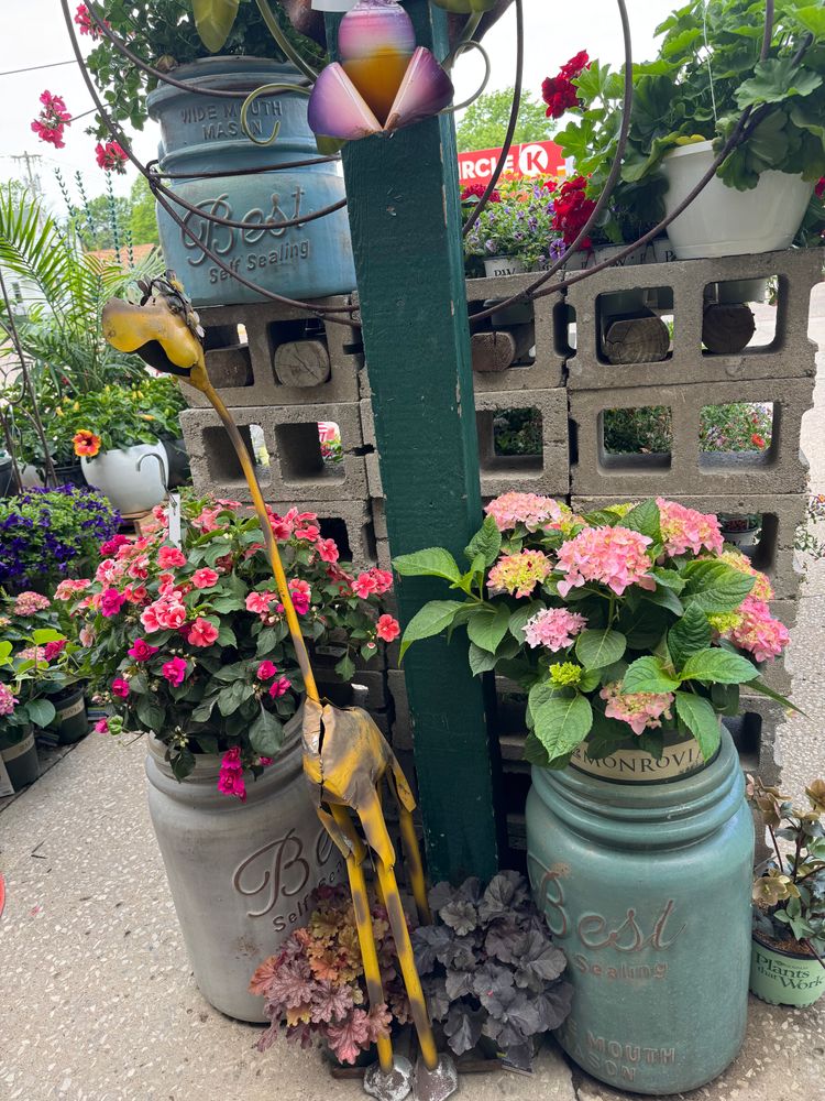 All Photos for Mayfield Landscaping in Staunton, IL