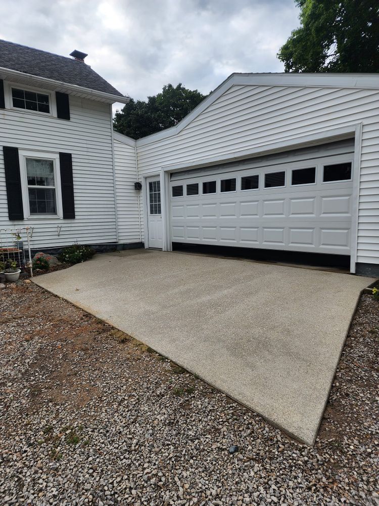 Pressure Washing for D & E Power Washing in Mt Pleasanr, MI