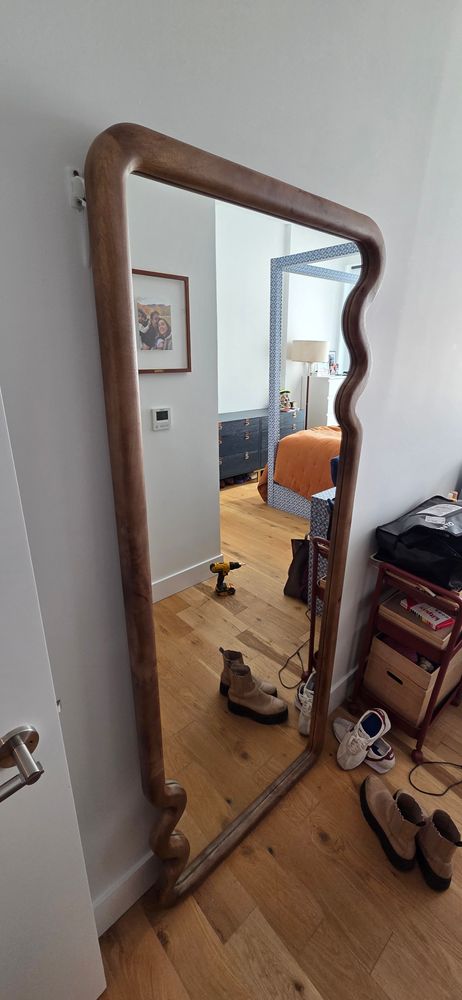 General mounting for Damon Handyman in Manhattan, NY