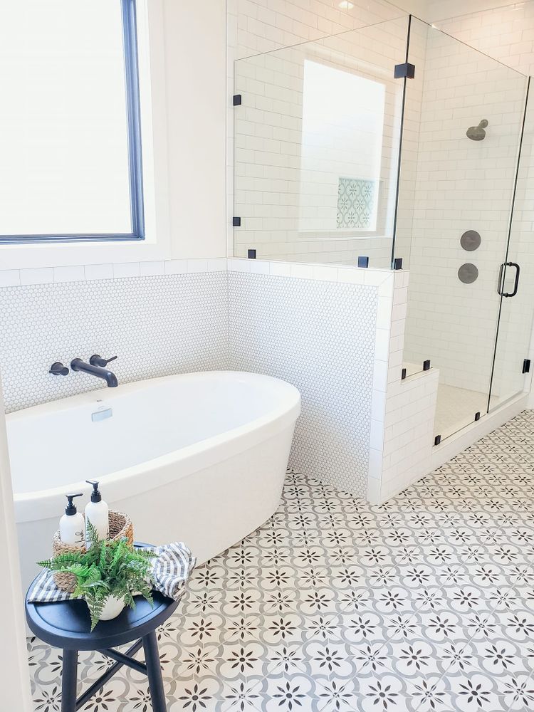 Our General Remodeling service revitalizes your existing space, enhancing functionality and aesthetics with expert craftsmanship and personalized designs tailored to fit your lifestyle, ensuring a seamless blend with new construction projects. for Ross Custom Homes in Benton,  AR