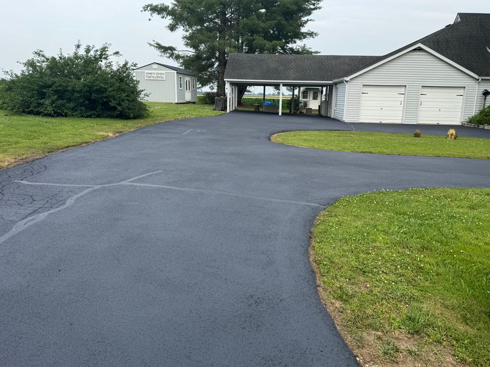 Asphalt Sealcoating for Clear Choice Asphalt Services  in Paducah, KY