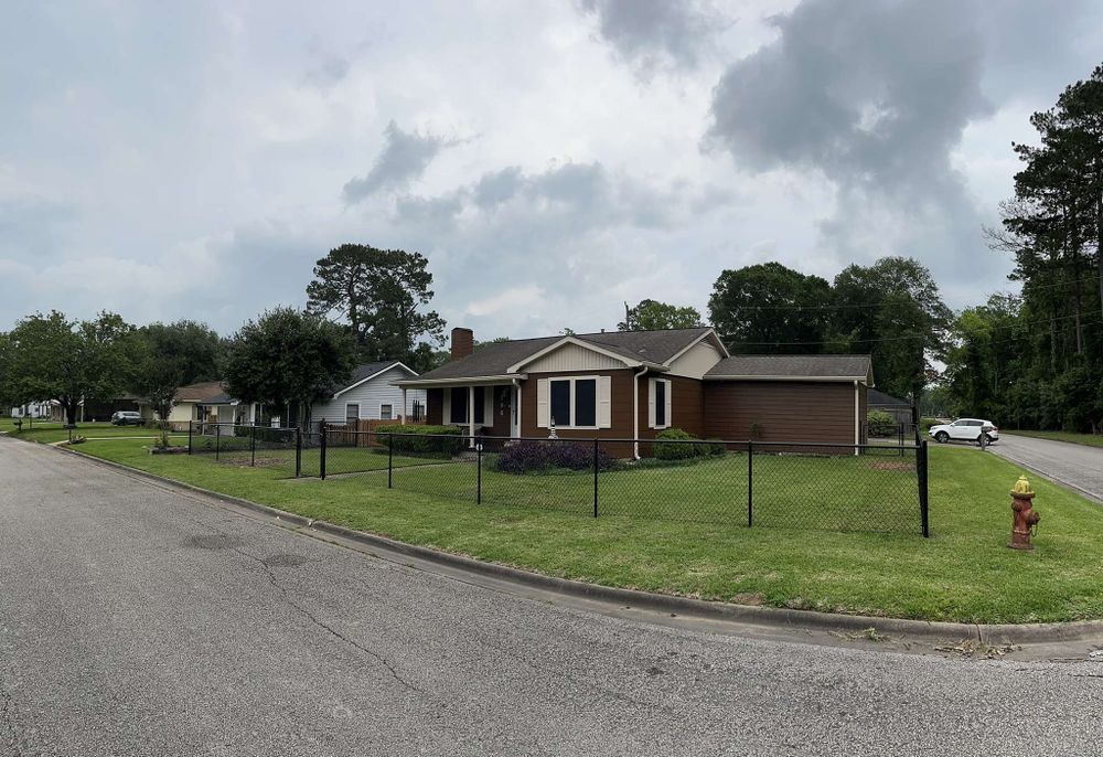 Fences for Bar T Fencing in Dayton, TX