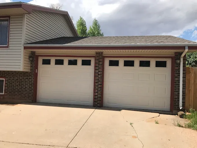 All Photos for 423 Garage Doors in Signal Mountain, Tennessee
