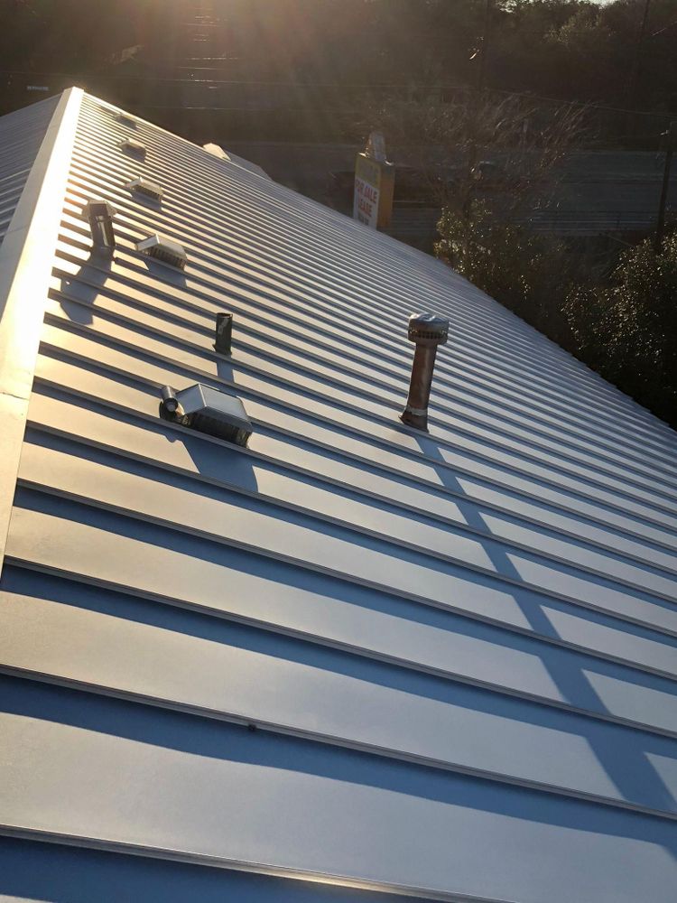 Roofing Installation for T&B Roofing in Somerset,  TX