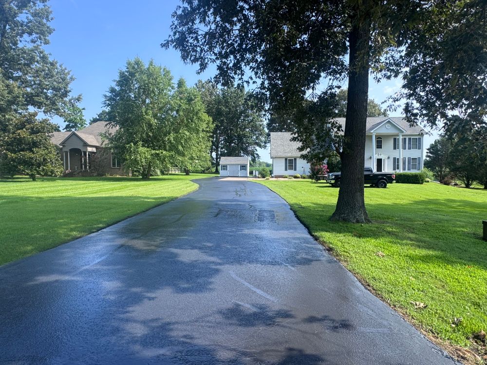 Asphalt Sealcoating for Clear Choice Asphalt Services  in Paducah, KY