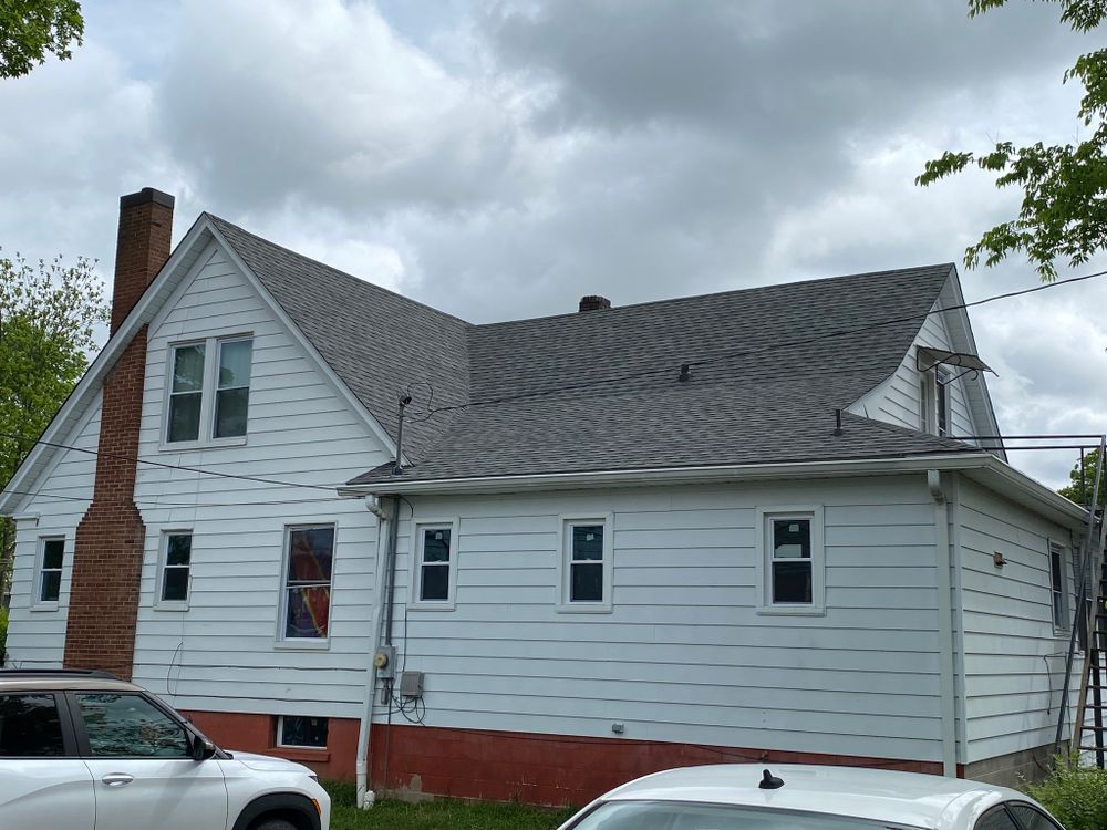 Our Roofing Replacement service removes worn roofs and installs durable, high-quality materials that protect your home, improve energy efficiency, boost curb appeal, and provide long-lasting performance with expert craftsmanship. for Huie Contracting LLC in Murray, KY