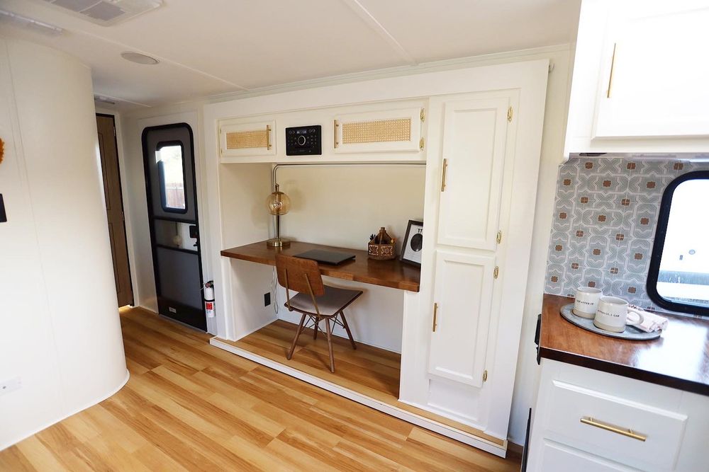 2018 Keystone Passport 2510RB for Mauka to Makai RV Renovations in Los Angeles, CA