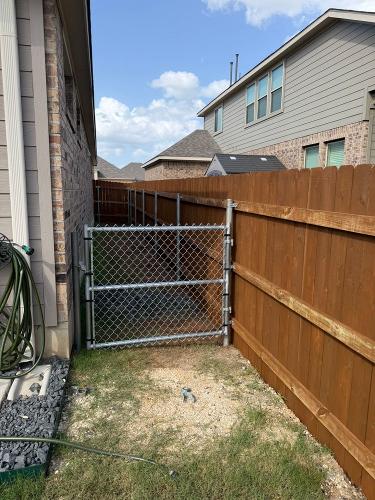 Fence soft wash & staining for Ansley Staining and Exterior Works in New Braunfels, TX