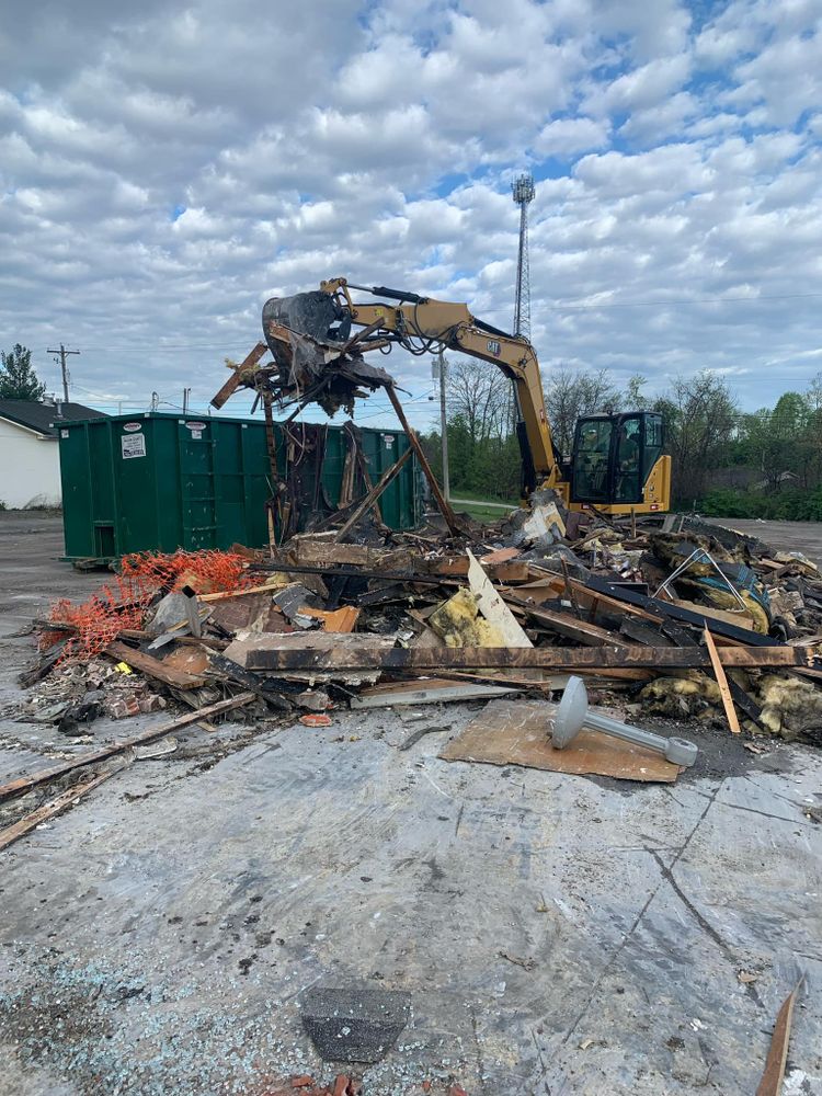 Excavating for New Horizon Contracting in Bardstown, KY