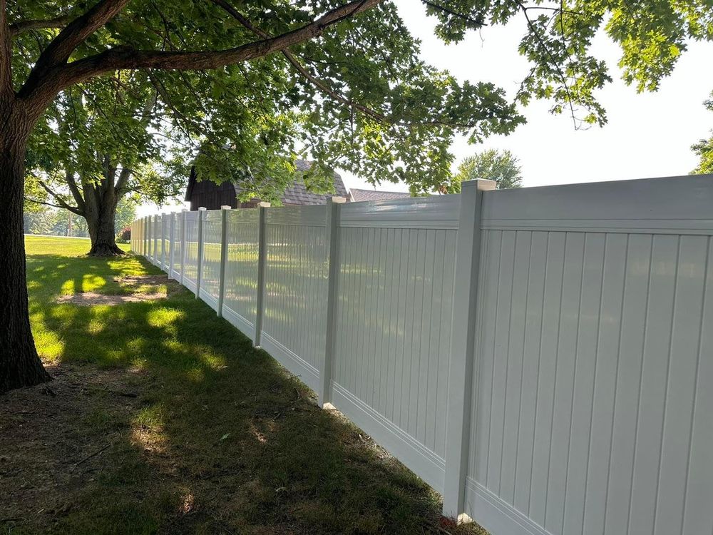 Fence Installation for Illinois Fence & outdoor co. in Kewanee, Illinois