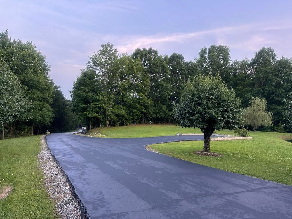 Asphalt for Metzler Paving and Sealcoating in Jacksboro, TN
