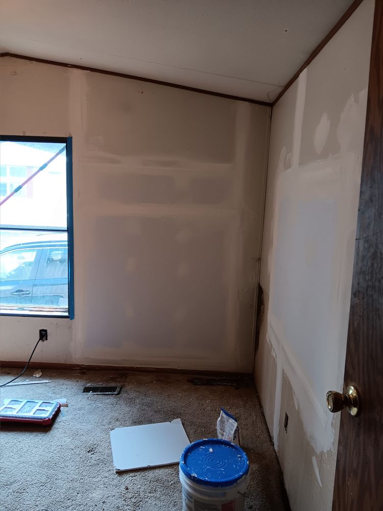 Drywall Patch and Repair for Dead Tree General Contracting in Carbondale, Illinois