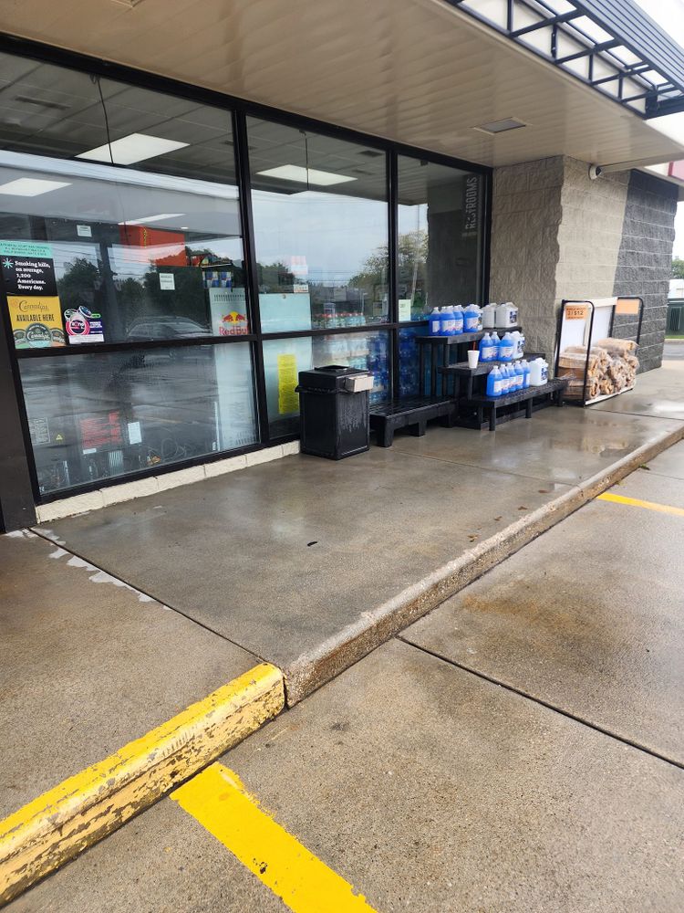 Pressure Washing for D & E Power Washing in Mt Pleasanr, MI