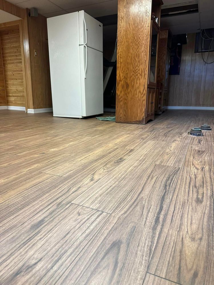 Flooring for Reyna’s Flooring & Trim Carpentry  in Allen PArk, MI