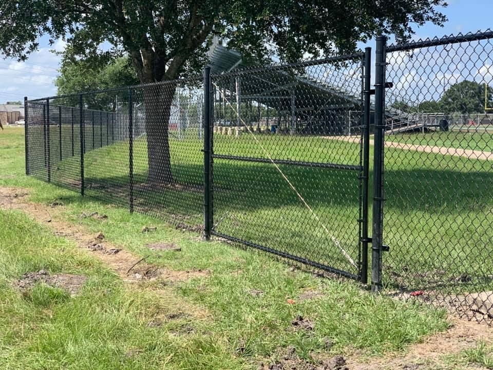 Black Chain Link Fencing for Pride Of Texas Fence Company in Brookshire, TX