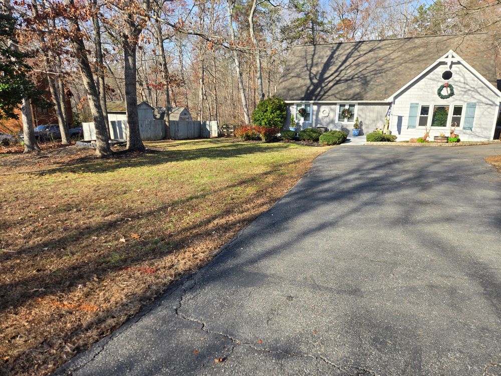 Our Leaf Removal service ensures a pristine, debris-free yard by efficiently clearing leaves, similar to our snow removal process. Enjoy a tidy landscape as we handle seasonal outdoor maintenance for your home. for Lakeside Landscaping  in Gordonsville, VA