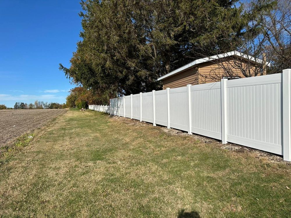 Fence Installation for Illinois Fence & outdoor co. in Kewanee, Illinois