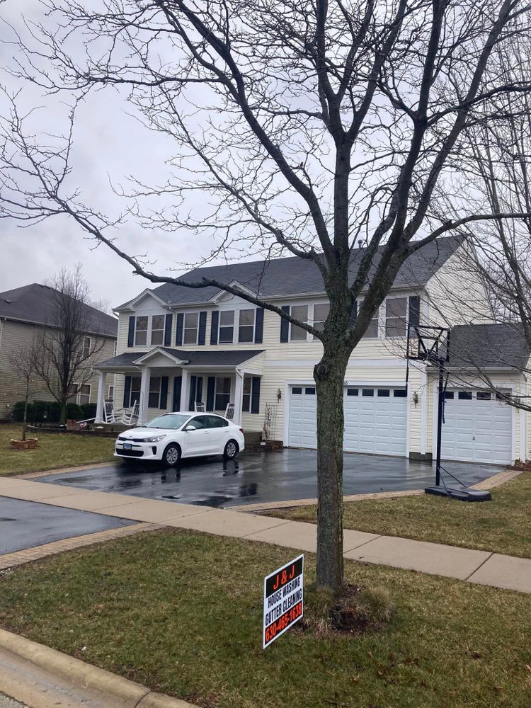 Home Wash for J&J Power Washing and Gutter Cleaning in Sycamore, IL