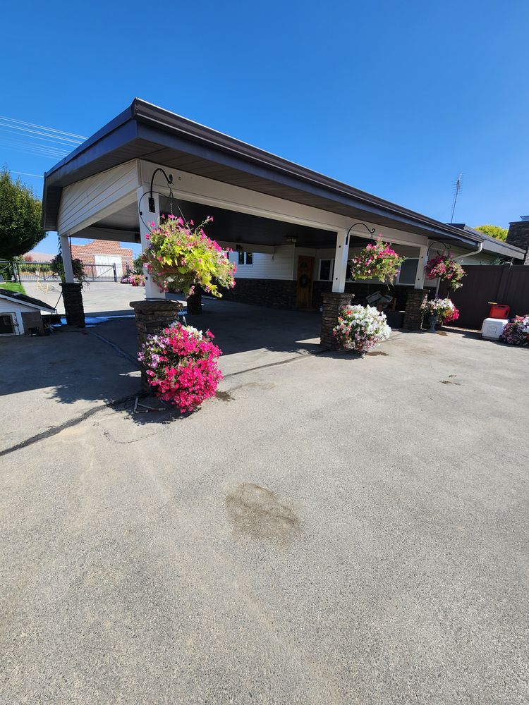 Pj and Trisha Gasseling  for Custom Valley Construction   in Sunnyside, Washington