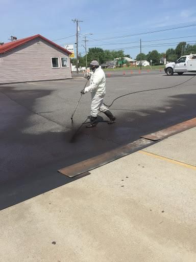 Asphalt Sealcoating for Clear Choice Asphalt Services  in Paducah, KY