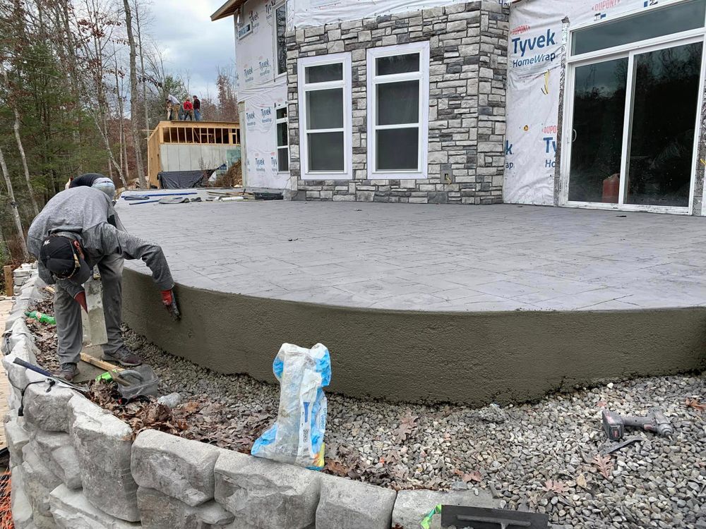 Concrete Patios for Hellards Excavation and Concrete Services LLC in Mount Vernon, KY