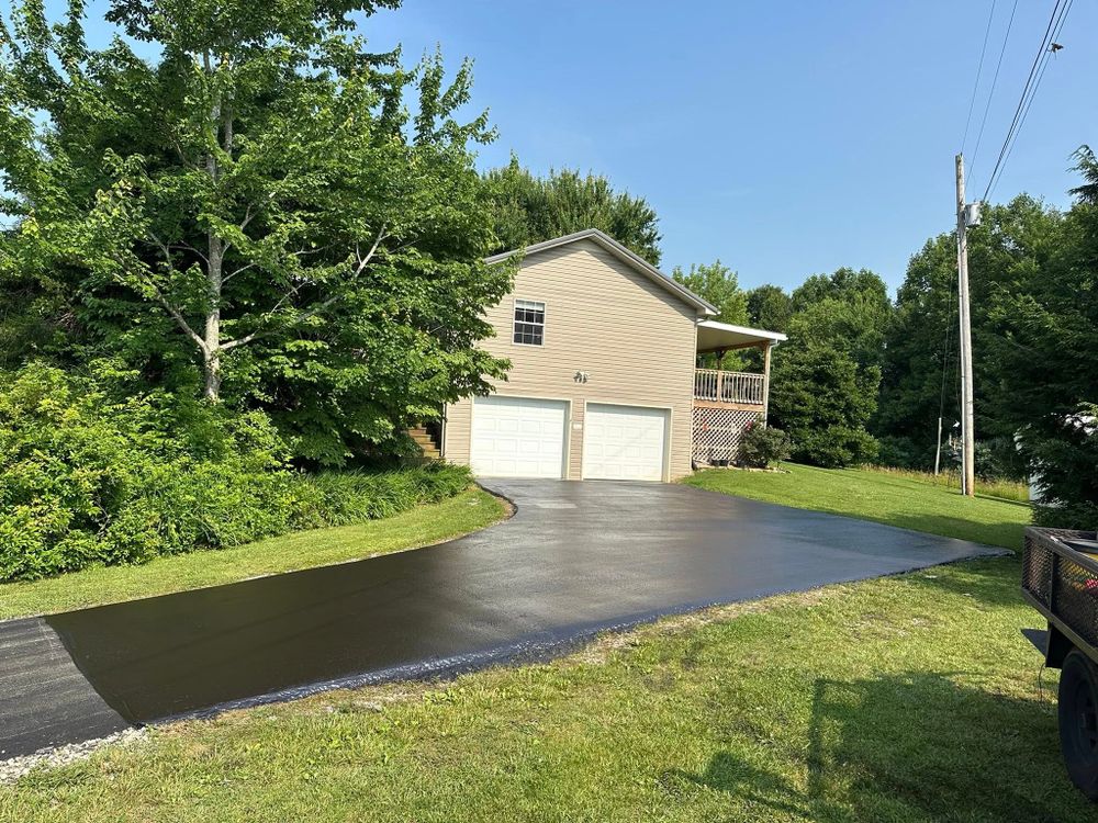 Asphalt for Metzler Paving and Sealcoating in Jacksboro, TN