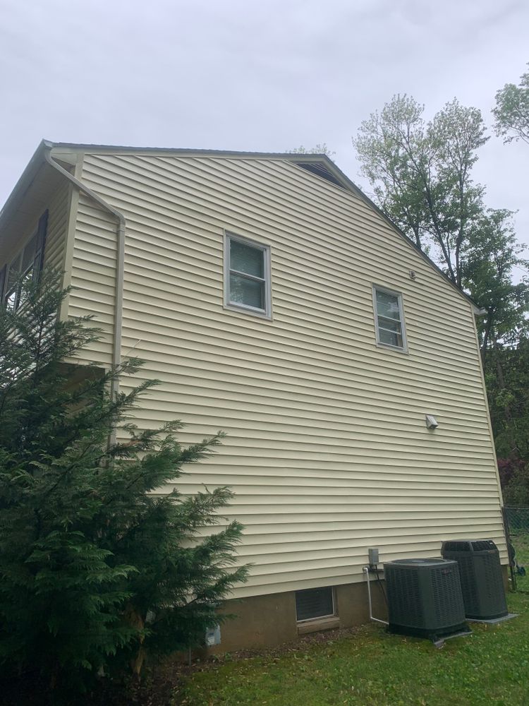 Soft Washing for Calvert Clean Up, Pressure Washing & Hauling LLC in Pasadena, MD