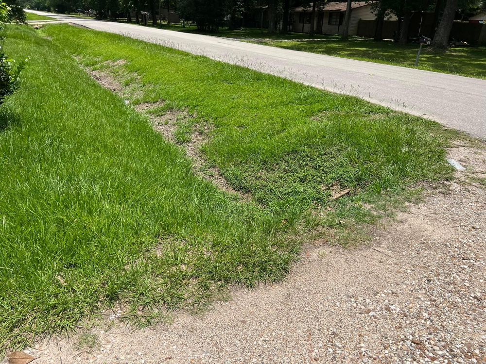 All Photos for Bobby’s lawn services in Baytown, TX