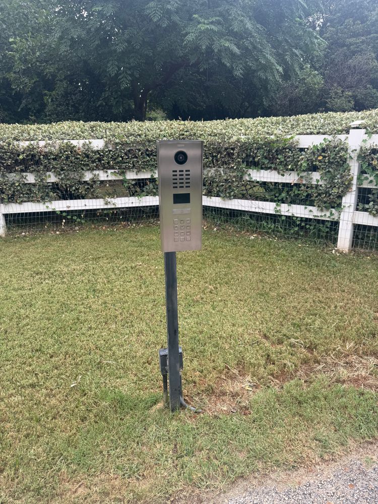 Smart Gate Control for Light It Up AV and Turf in Keller, TX