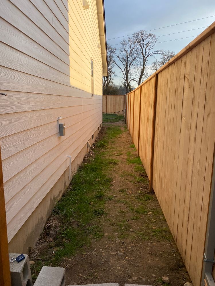 Fence gallery for Willamette Landscaping & Tree Services in Albany, OR