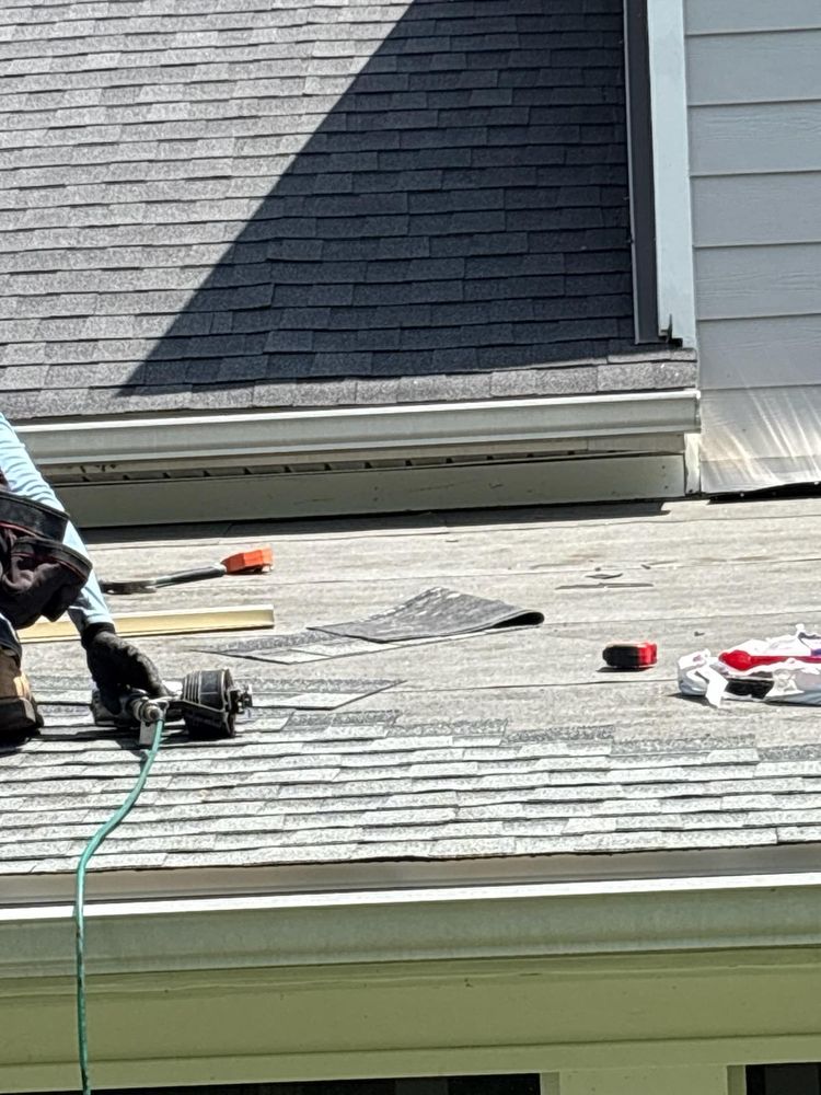 Our roofing repair service quickly fixes leaks, damaged shingles, flashing issues, and storm damage, protecting your home from further problems with reliable workmanship, honest advice, and lasting results you can trust. for Big 3 Construction in Franklin, TN