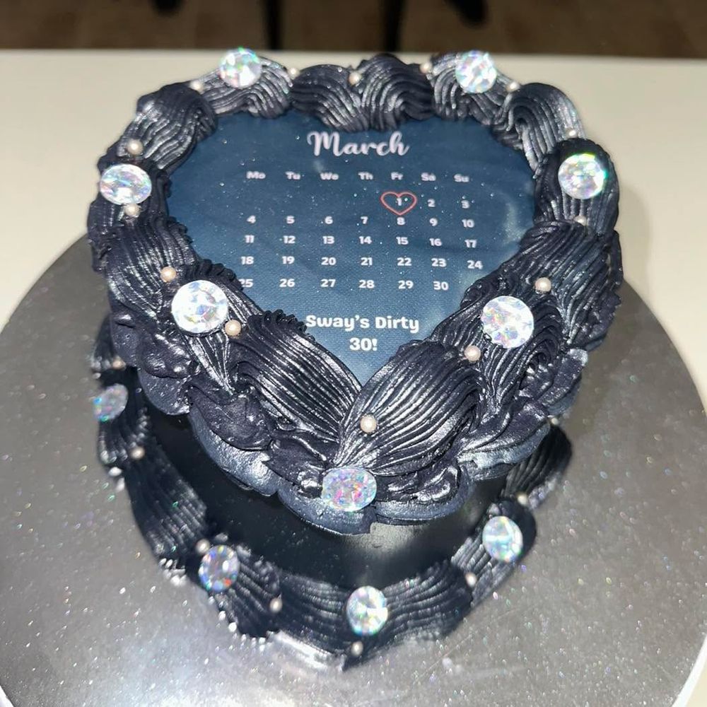 Custom Cakes and Cupcakes for Crumble Creations in Springfield, IL