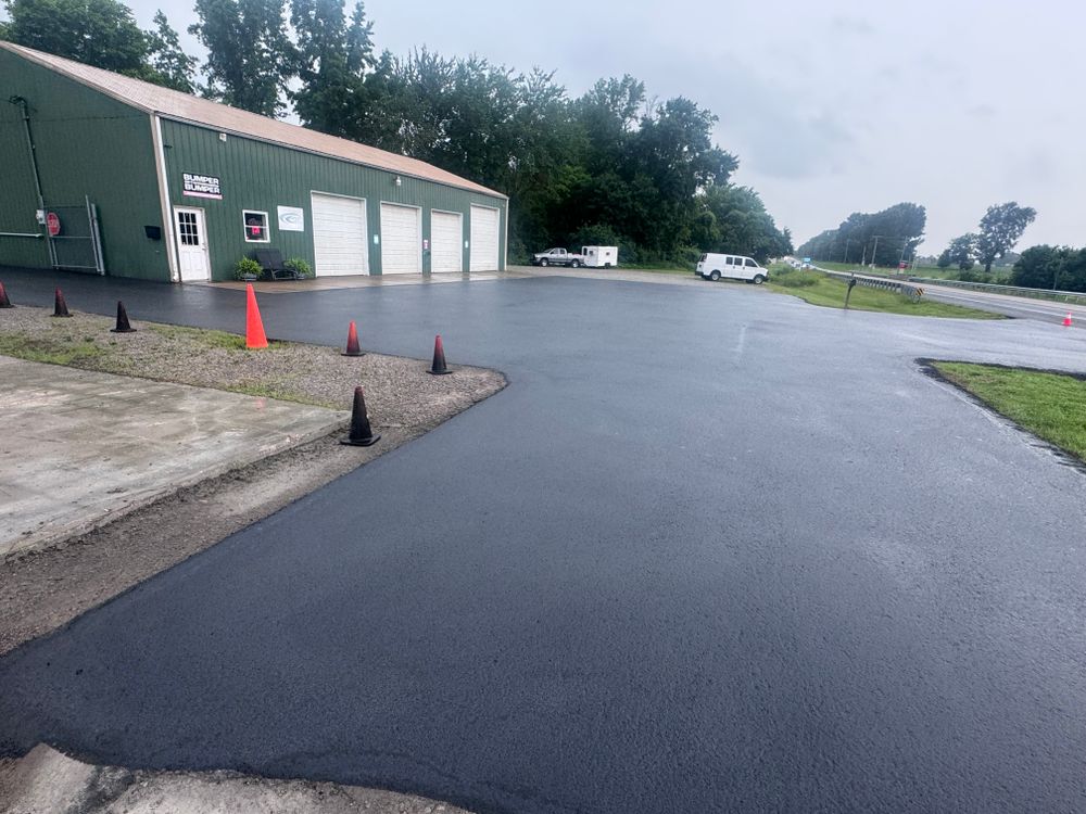 Asphalt Sealcoating for Clear Choice Asphalt Services  in Paducah, KY