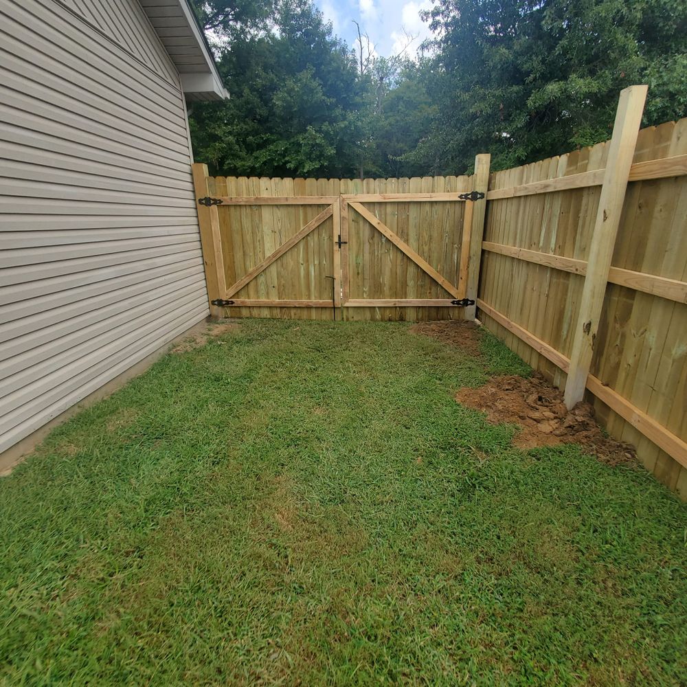 Johnston City Fence for Dead Tree General Contracting in Carbondale, Illinois