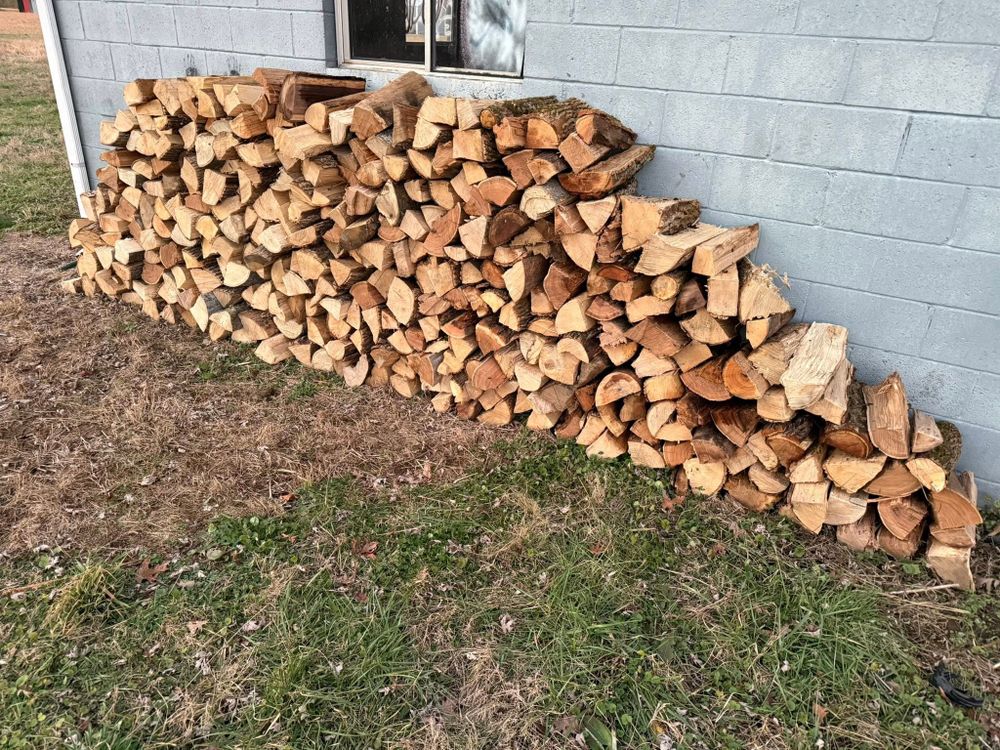 Our professional log splitting service efficiently transforms large logs into manageable firewood, enhancing your outdoor space and ensuring you have ready-to-use, eco-friendly fuel for heating or recreational fires. for Arnold’s Outdoor Solutions in Woodbury, TN