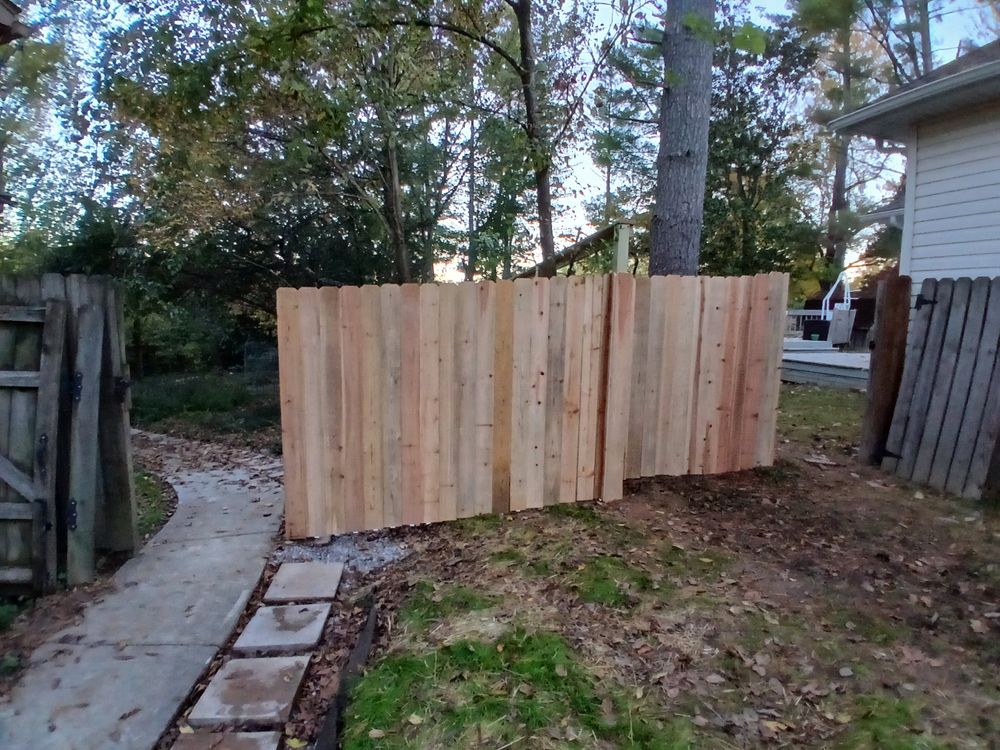 Carbondale fence for Dead Tree General Contracting in Carbondale, Illinois