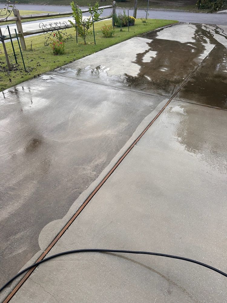 Pressure Washing for ShipShape Exteriors in  Tallahassee,  FL