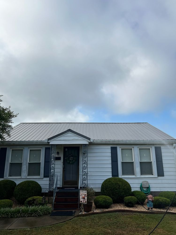Roof cleaning for JB Applewhite's Pressure Washing in Anderson, SC