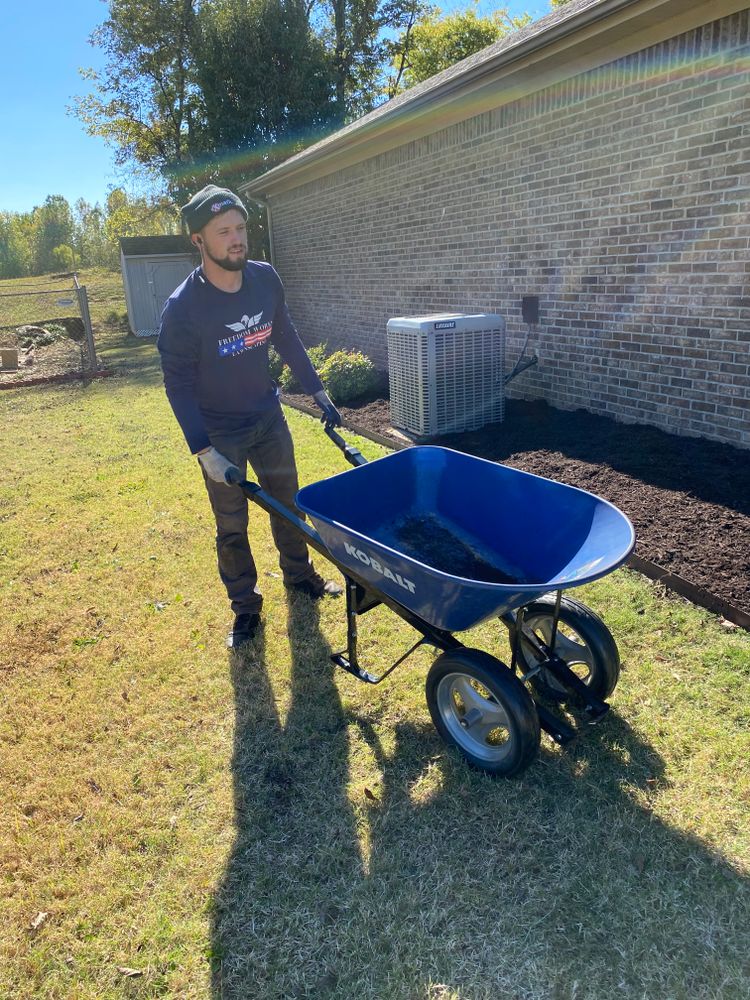 Fall Clean Up for Freedom Works Lawnscaping in Dyer County, Tennessee