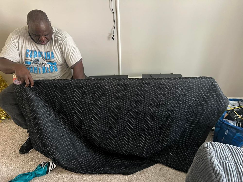 Our Labor-Only Moving service provides skilled professionals for local moving, assisting with loading and unloading your belongings efficiently. You handle the truck; we take care of the heavy lifting. for Carolina Premier Moving & Hauling in Charlotte, NC