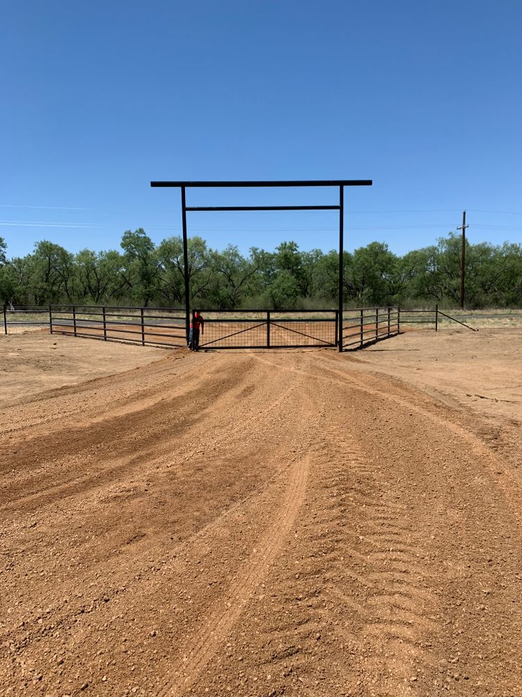 Gate Entrance for 5-7 Fencing & Construction in Madisonville, TX