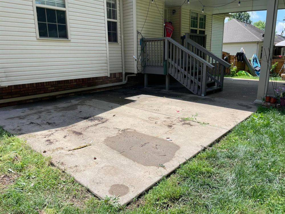 House and Roof Softwash for Oakland Power Washing in Clarksville, TN