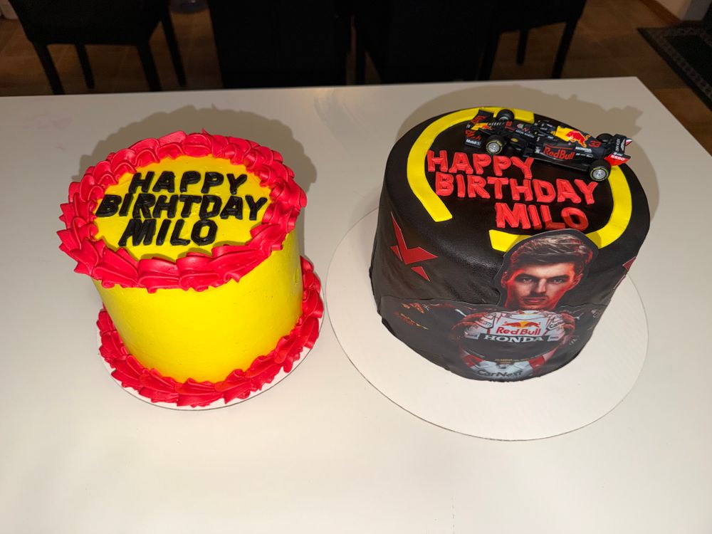 Custom Cakes and Cupcakes for Crumble Creations in Springfield, IL